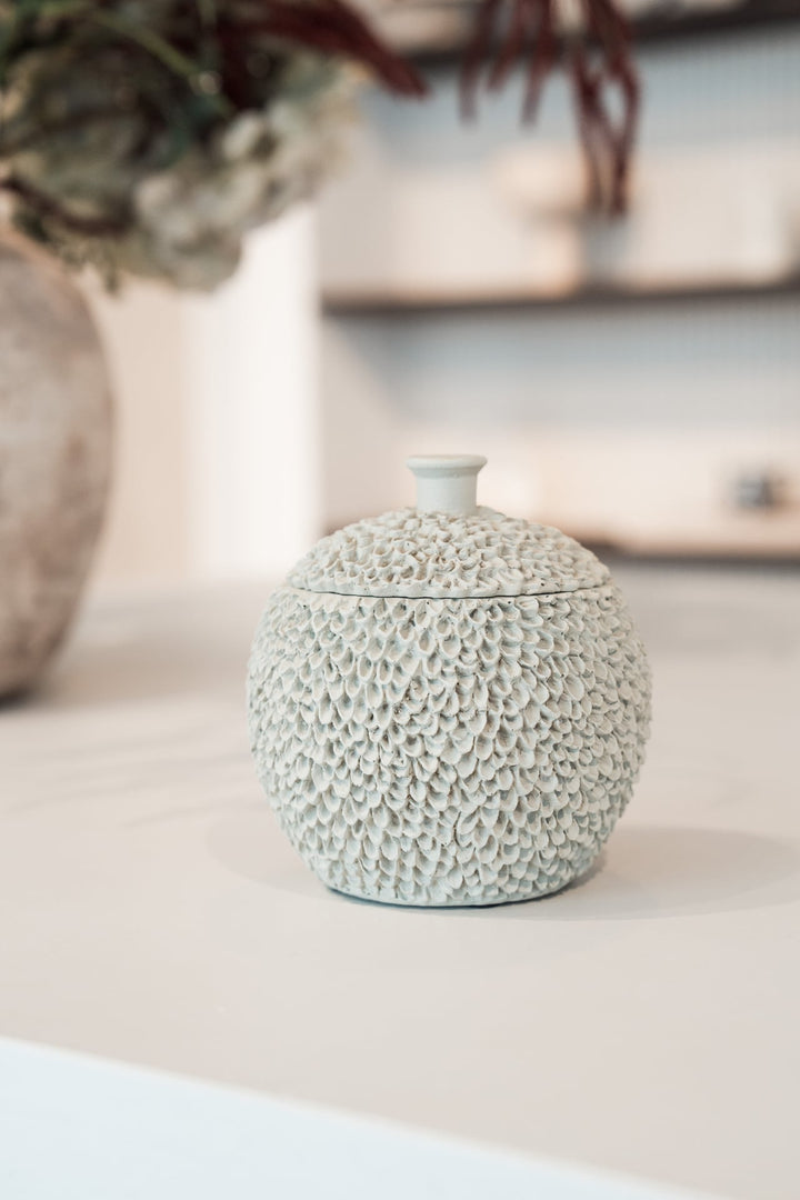 Deko-Gefäss mit Deckel aus Polyresin