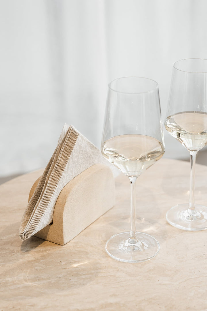 Serviettenhalter aus Sandstein, handgeschnitzt