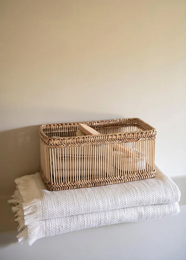 Aufbewahrungskorb Gia aus handgewebtem Rattan