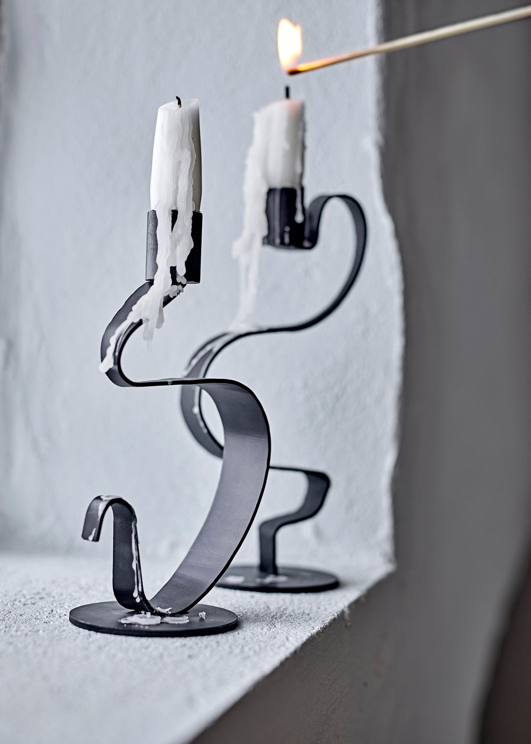 Schwarze Metall-Kerzenhalter, 2er Set